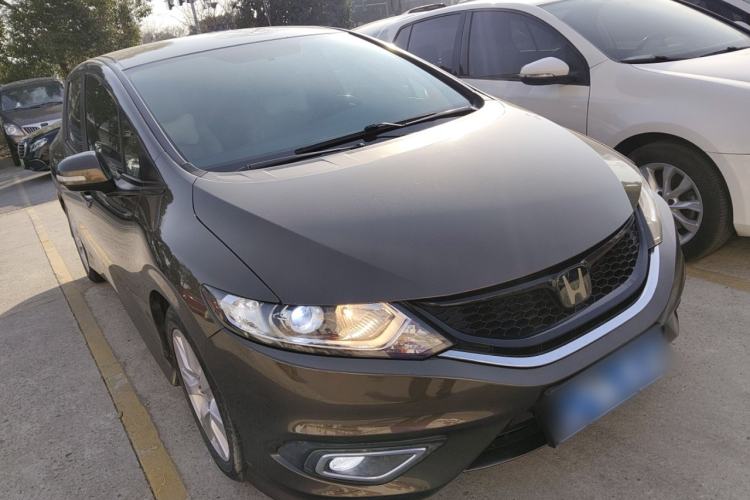 Used Honda Jade 2013 1.8L automatic Comfort version 5 seats Exterior 2
