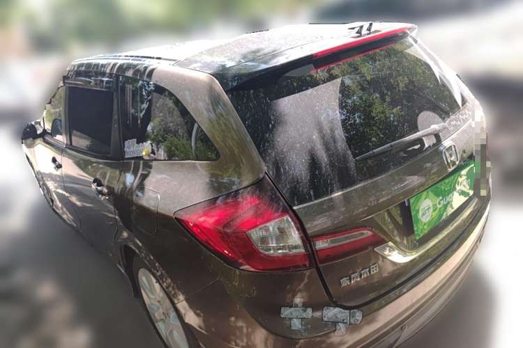 Used Honda Jade 2013 1.8L automatic Comfort version 5 seats Exterior 3