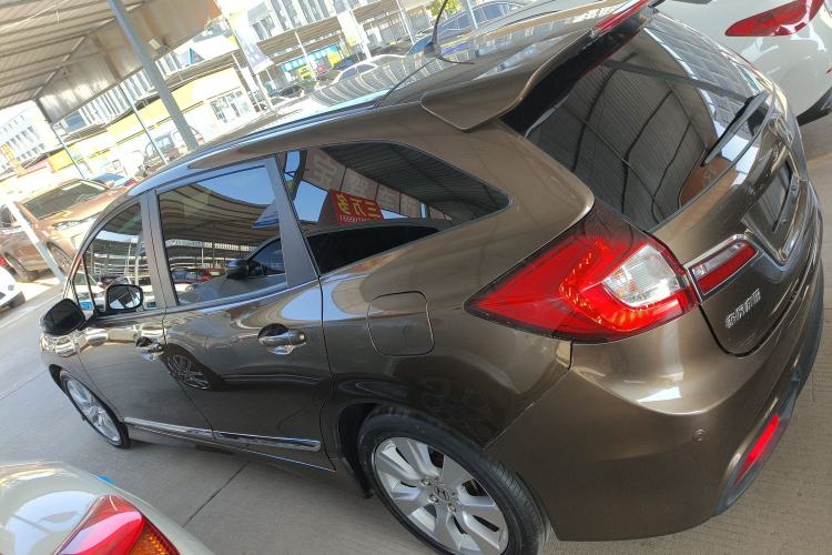 Used Honda Jade 2013 1.8L automatic Comfort version 5 seats Exterior 3