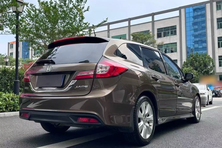 Used Honda Jade 2013 1.8L automatic Comfort version 5 seats Exterior 3