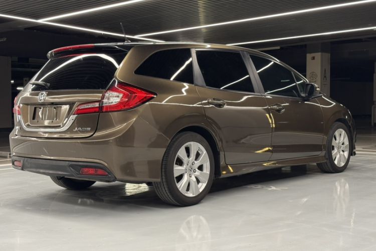 Used Honda Jade 2013 1.8L automatic Comfort version 5 seats Exterior 4