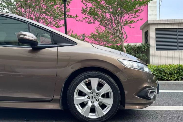 Used Honda Jade 2013 1.8L automatic Comfort version 5 seats Exterior 4