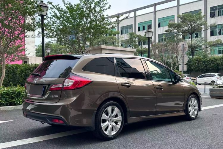 Used Honda Jade 2013 1.8L automatic Comfort version 5 seats Exterior 5