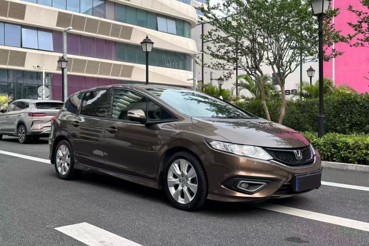 Used Honda Jade 2013 1.8L automatic Comfort version 5 seats Exterior 6