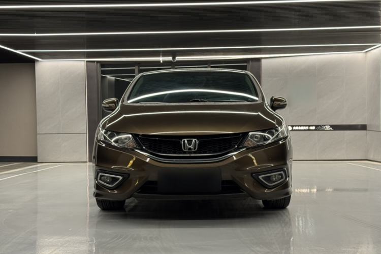 Used Honda Jade 2013 1.8L automatic Comfort version 5 seats Exterior 7