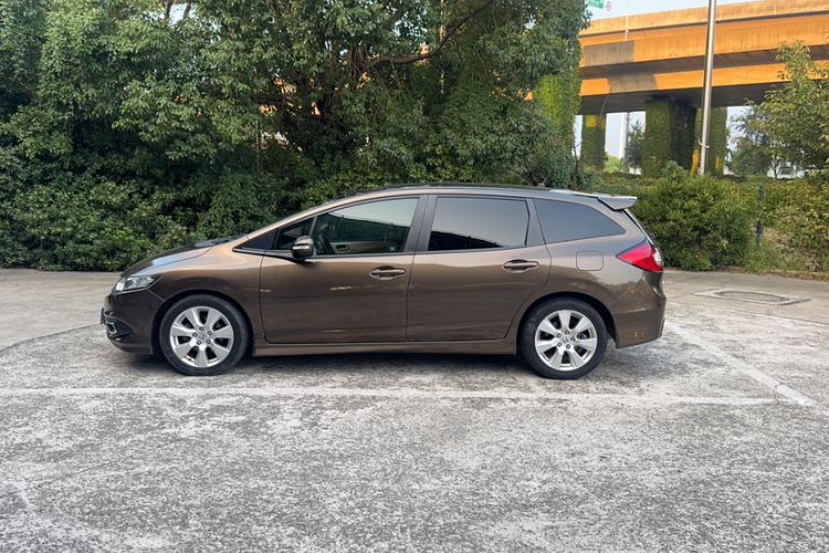 Used Honda Jade 2013 1.8L automatic Comfort version 5 seats Exterior 8