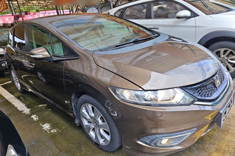 Used Honda Jade 2013 1.8L automatic Comfort version 5 seats Front Right 45 Deg
