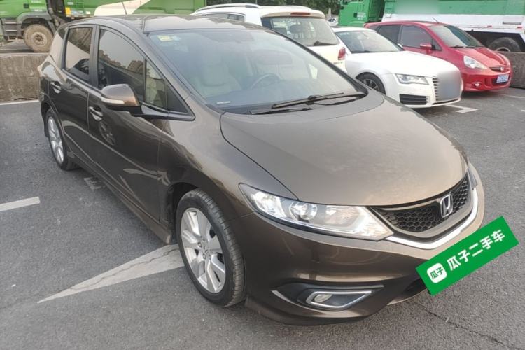 Used Honda Jade 2013 1.8L automatic Comfort version 5 seats Front Right 45 Deg