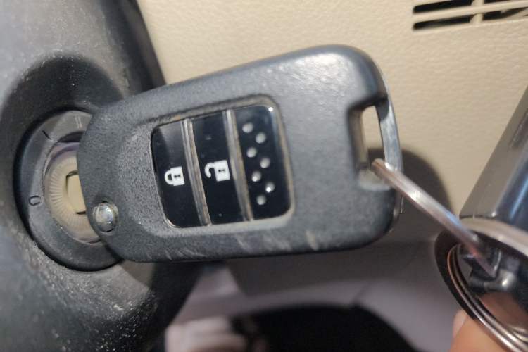 Used Honda Jade 2013 1.8L automatic Comfort version 5 seats Interior 1