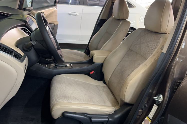 Used Honda Jade 2013 1.8L automatic Comfort version 5 seats Interior 2