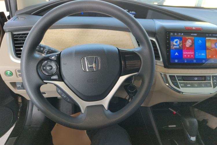 Used Honda Jade 2013 1.8L automatic Comfort version 5 seats Interior 2