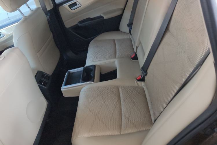 Used Honda Jade 2013 1.8L automatic Comfort version 5 seats Interior 4