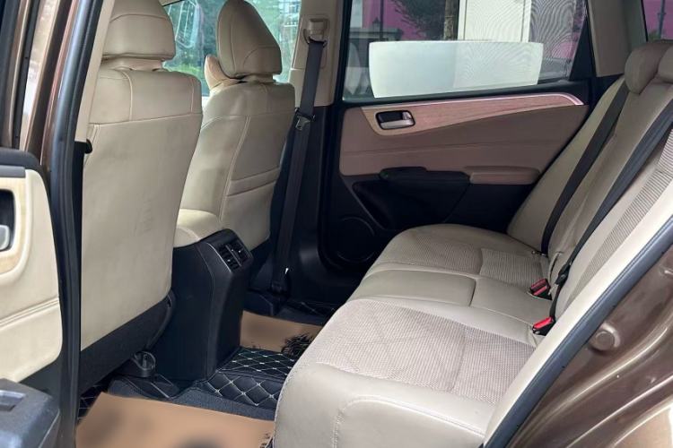 Used Honda Jade 2013 1.8L automatic Comfort version 5 seats Interior 5
