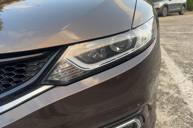 Used Honda Jade 2013 1.8L automatic Comfort version 5 seats Left Front Headlight