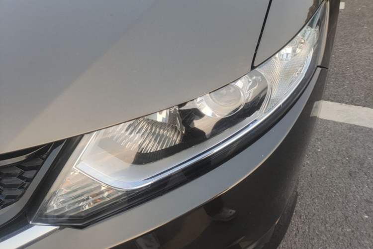 Used Honda Jade 2013 1.8L automatic Comfort version 5 seats Left Front Headlight