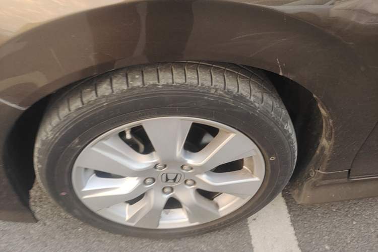 Used Honda Jade 2013 1.8L automatic Comfort version 5 seats Left Front Wheel Hub