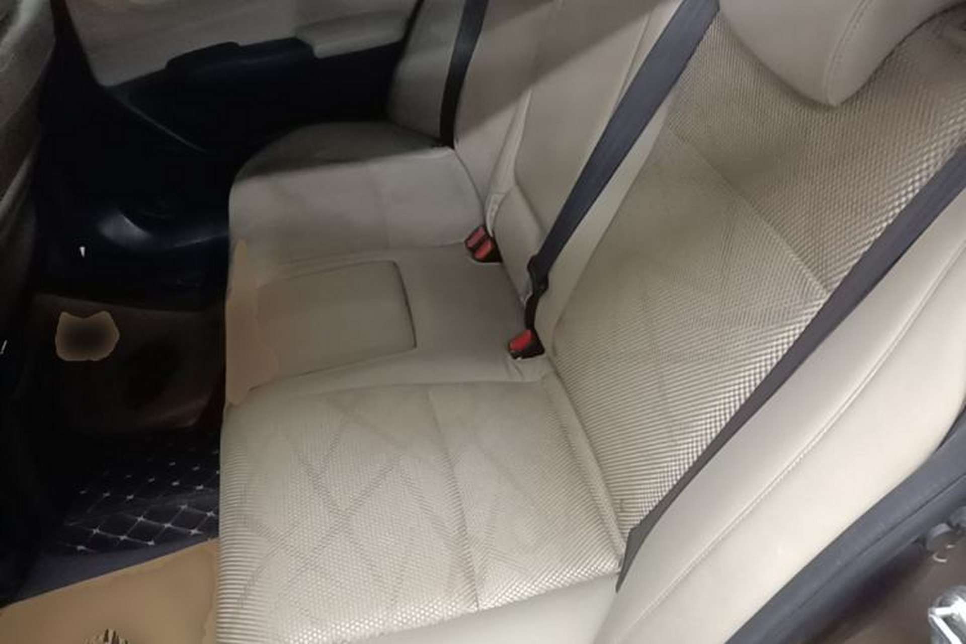 Used Honda Jade 2013 1.8L automatic Comfort version 5 seats Left Rear Seat