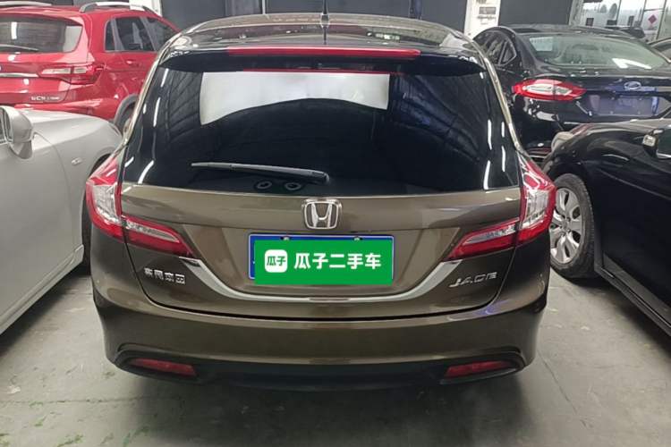 Used Honda Jade 2013 1.8L automatic Comfort version 5 seats Rear