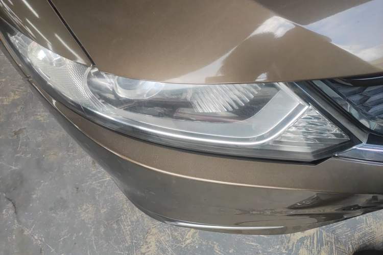 Used Honda Jade 2013 1.8L automatic Comfort version 5 seats Right Front Headlight