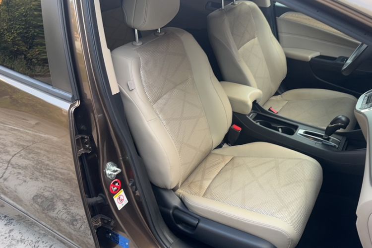 Used Honda Jade 2013 1.8L automatic Comfort version 5 seats Right Front Seat