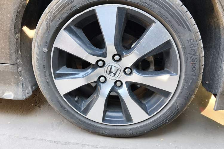 Used Honda Jade 2013 1.8L CVT Luxury Edition 5 seats Right Front Wheel Hub