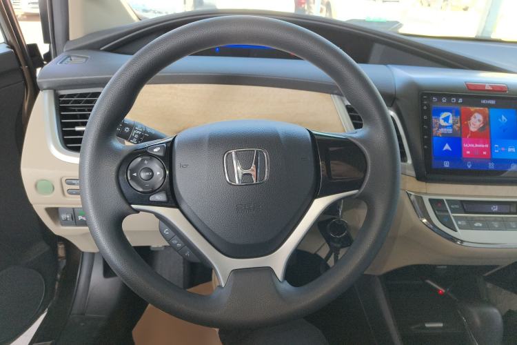 Used Honda Jade 2013 1.8L automatic Comfort version 5 seats Steering Wheel