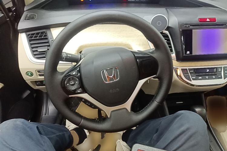 Used Honda Jade 2013 1.8L automatic Comfort version 5 seats Steering Wheel