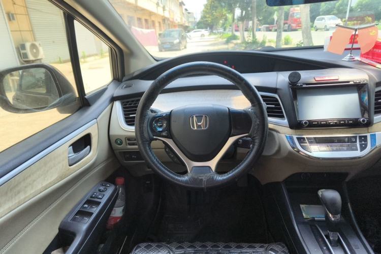 Used Honda Jade 2013 1.8L automatic Comfort version 5 seats Steering Wheel