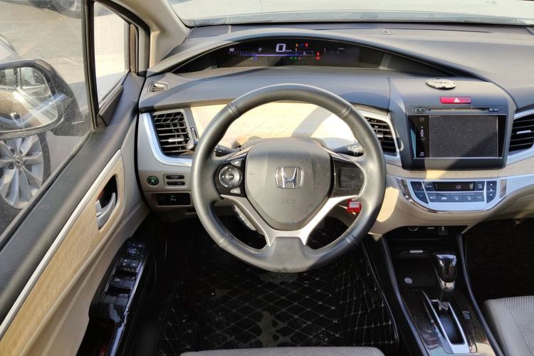 Used Honda Jade 2013 1.8L automatic Comfort version 5 seats Steering Wheel