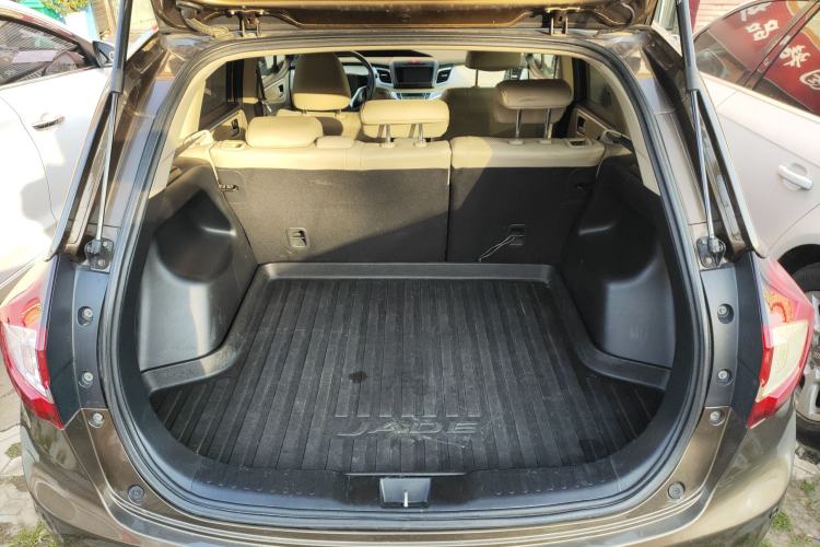 Used Honda Jade 2013 1.8L automatic Comfort version 5 seats Trunk