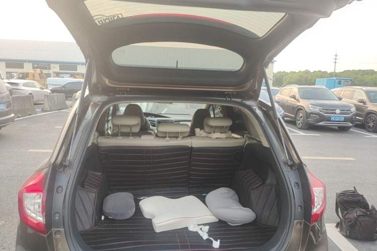 Used Honda Jade 2013 1.8L automatic Comfort version 5 seats Trunk