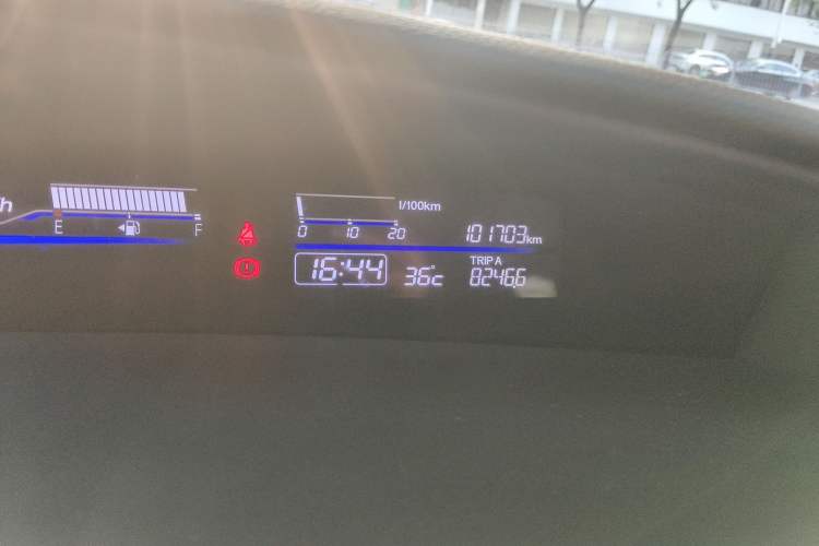 Used Honda Jade 2014 1.8L Automatic Comfort Elite Version 5 Seats Odometer Close Up