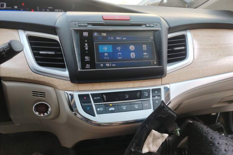 Used Honda Jade 2014 1.8L Automatic Comfort Elite Version 5 Seats Audio And AC Panel
