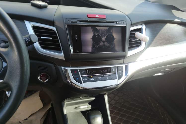 Used Honda Jade 2014 1.8L CVT Luxury Edition 5 seats Audio And AC Panel