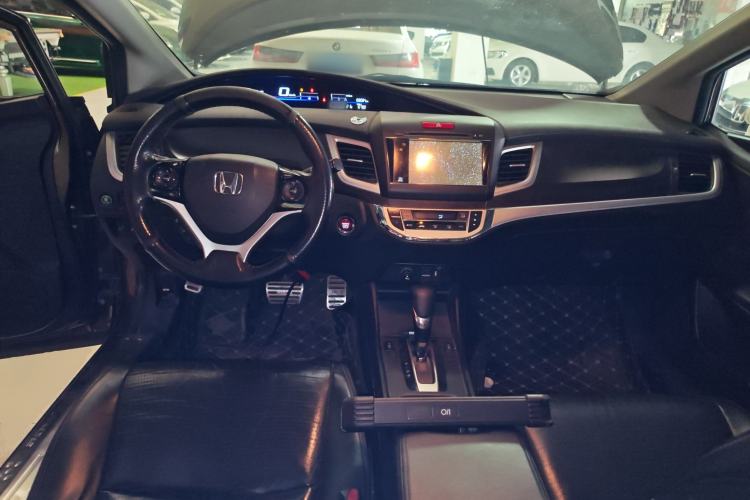Used Honda Jade 2014 1.8L CVT Luxury Edition 5 seats Center Console