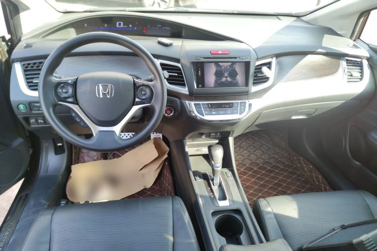 Used Honda Jade 2014 1.8L CVT Luxury Edition 5 seats Center Console