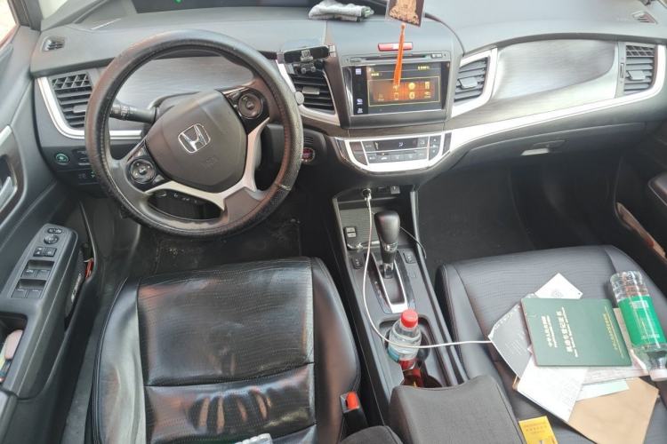 Used Honda Jade 2014 1.8L CVT Luxury Edition 5 seats Center Console