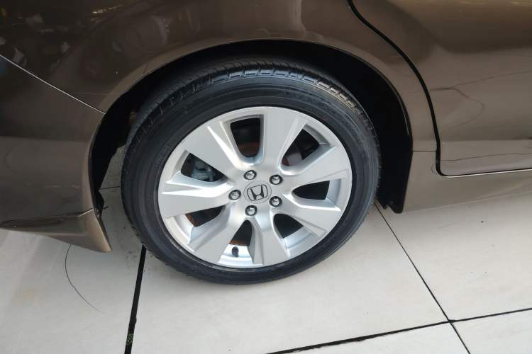 Used Honda Jade 2014 1.8L Automatic Comfort Elite Version 5 Seats Exterior 1