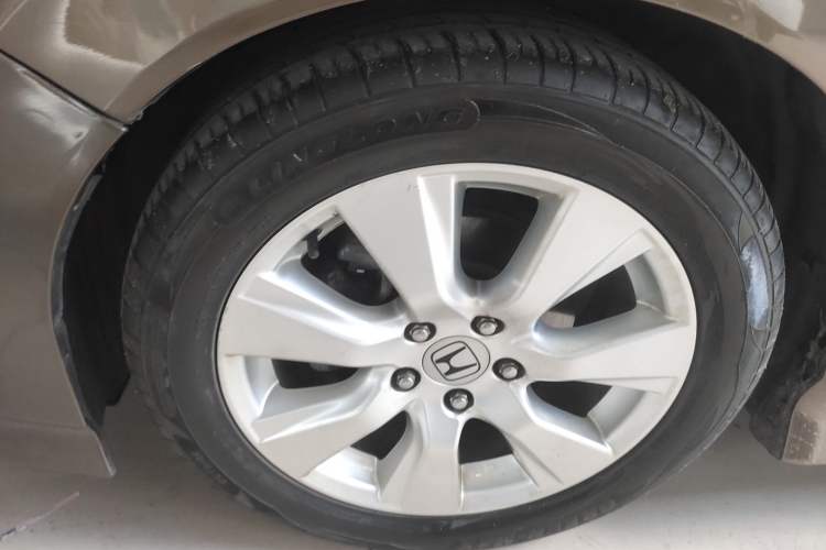 Used Honda Jade 2014 1.8L Automatic Comfort Elite Version 5 Seats Exterior 3