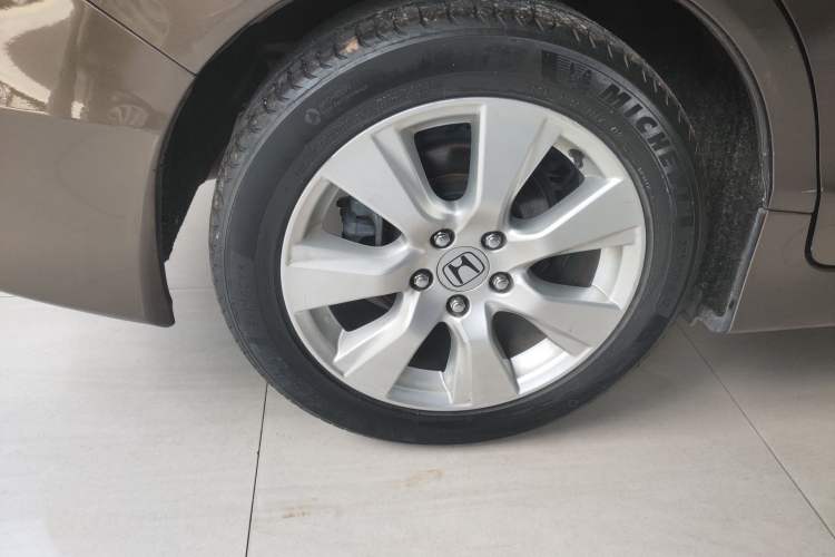Used Honda Jade 2014 1.8L Automatic Comfort Elite Version 5 Seats Exterior 4