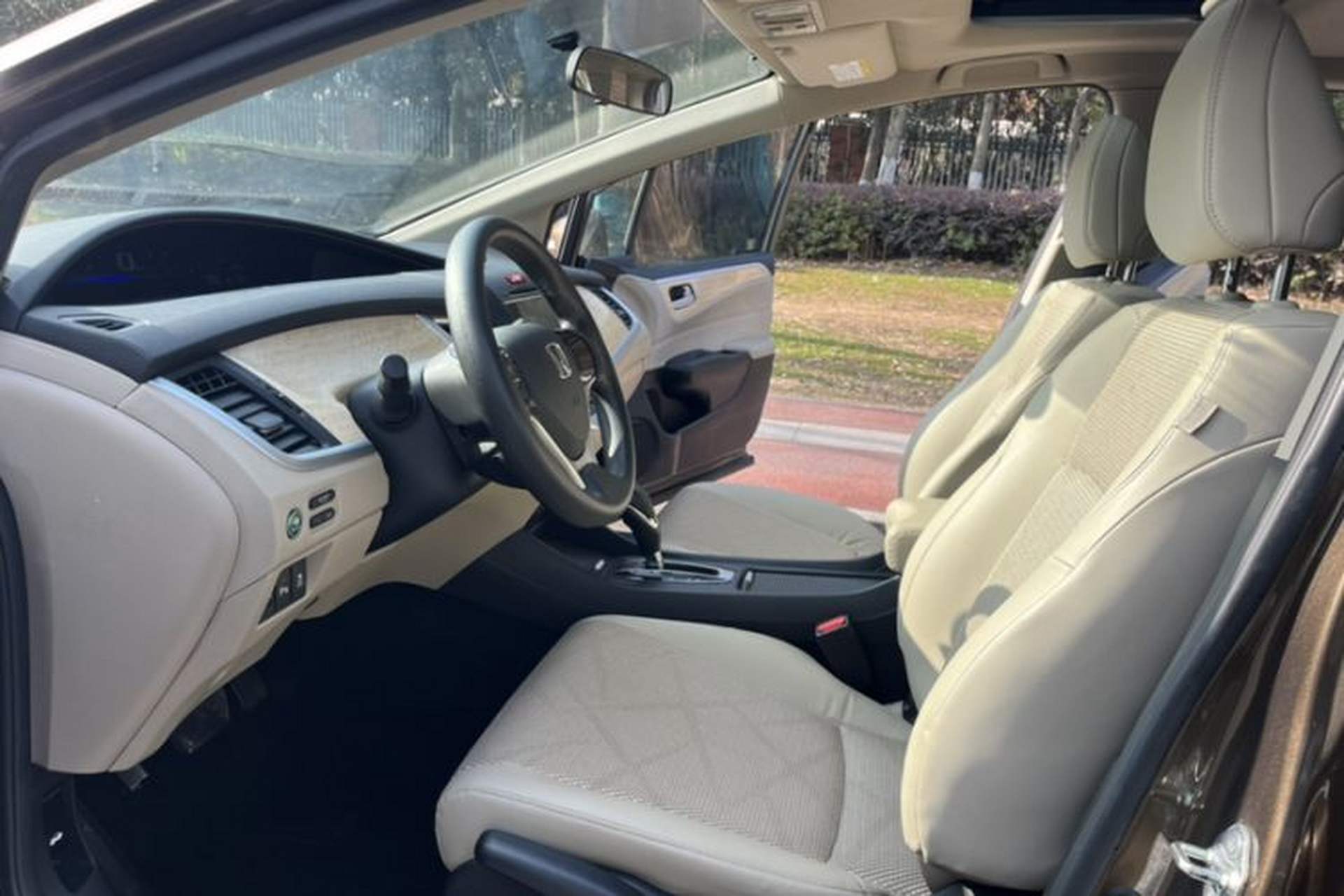 Used Honda Jade 2014 1.8L Automatic Comfort Elite Version 5 Seats Exterior 4