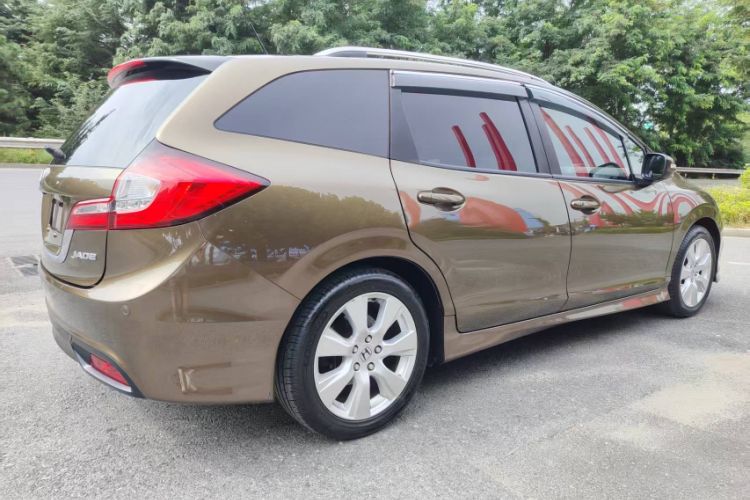 Used Honda Jade 2014 1.8L Automatic Comfort Elite Version 5 Seats Exterior 4
