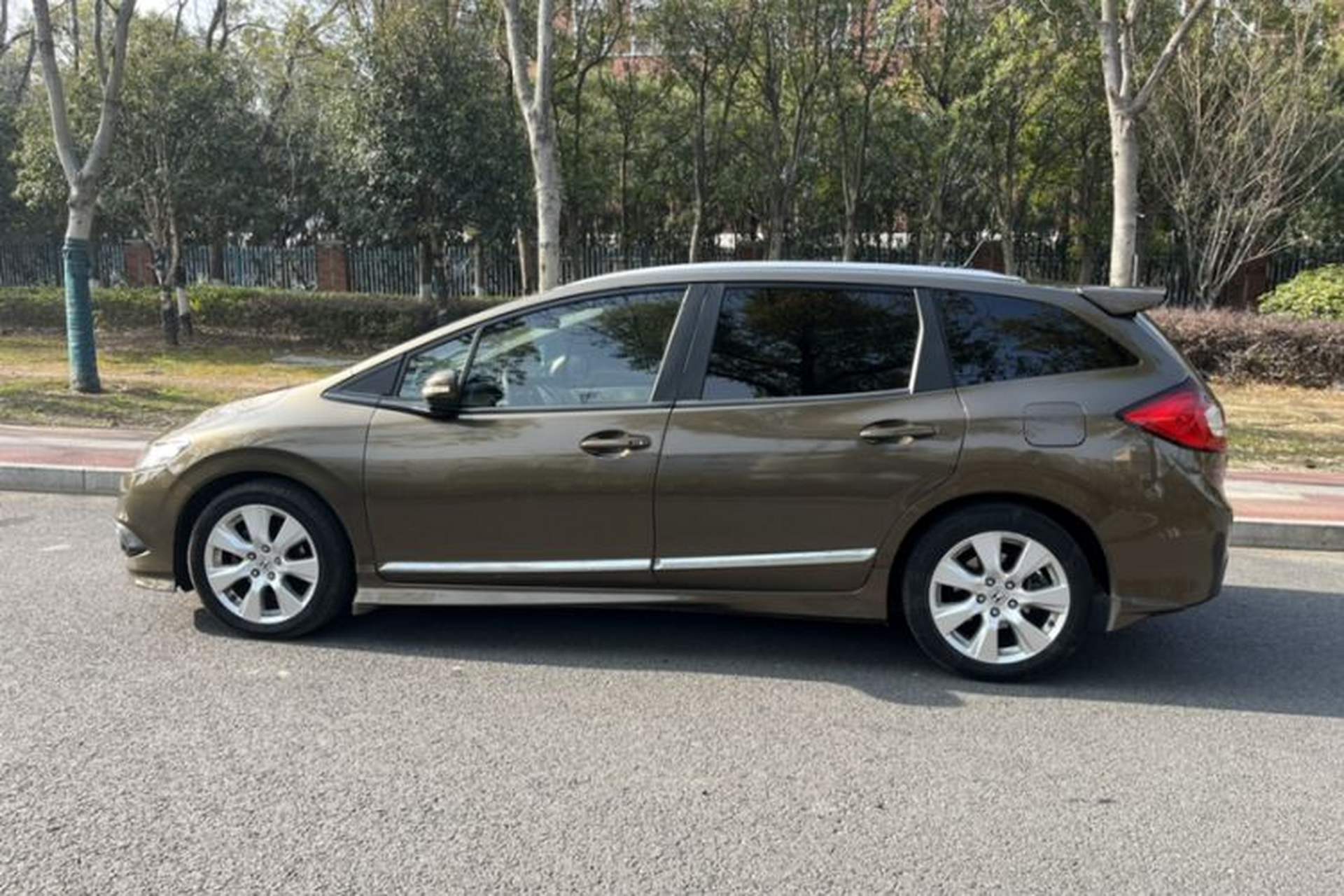 Used Honda Jade 2014 1.8L Automatic Comfort Elite Version 5 Seats Exterior 5