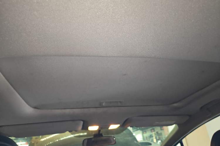 Used Honda Jade 2014 1.8L CVT Luxury Edition 5 seats Headliner