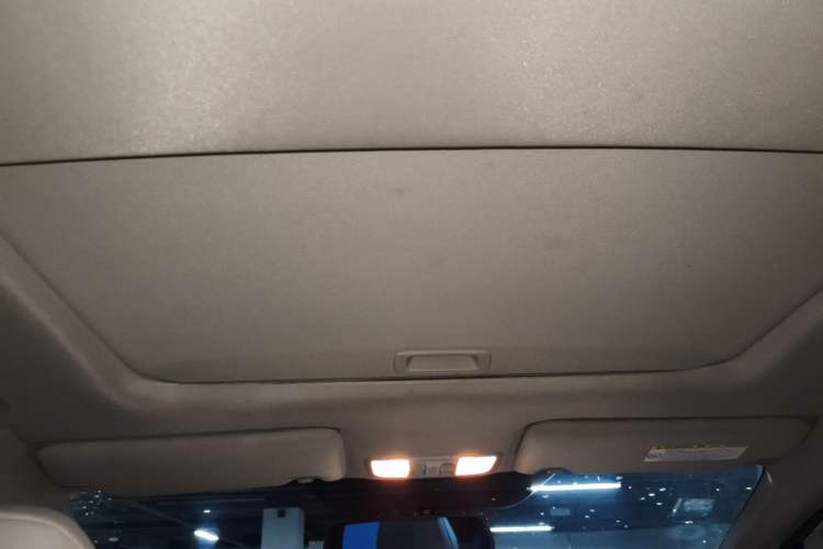 Used Honda Jade 2014 1.8L Automatic Comfort Elite Version 5 Seats Headliner