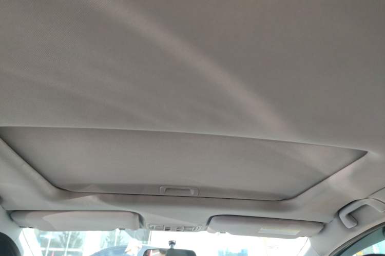 Used Honda Jade 2014 1.8L CVT Luxury Edition 5 seats Headliner