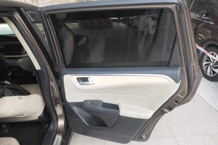 Used Honda Jade 2014 1.8L Automatic Comfort Elite Version 5 Seats Interior 3