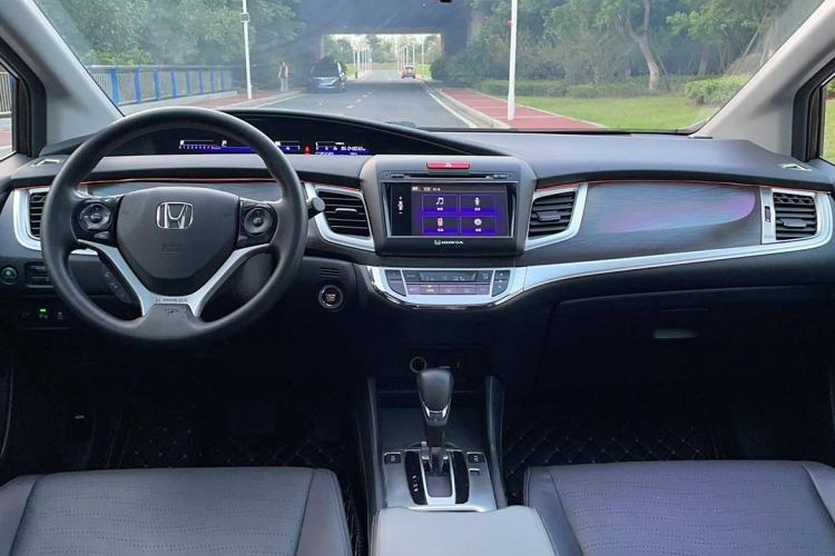 Used Honda Jade 2014 1.8L CVT Luxury Edition 5 seats Interior 3