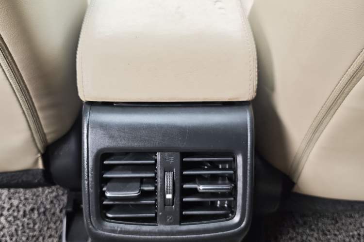 Used Honda Jade 2014 1.8L Automatic Comfort Elite Version 5 Seats Interior 5