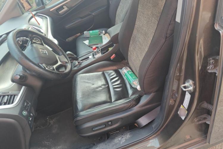 Used Honda Jade 2014 1.8L CVT Luxury Edition 5 seats Left Front Seat